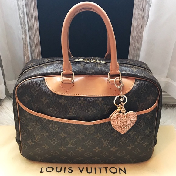 Louis Vuitton Handbags - Louis Vuitton Deauville Satchel w/ Dustbag